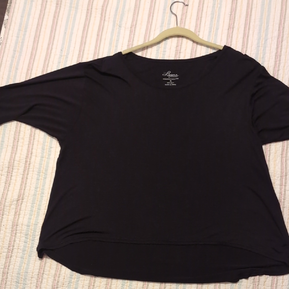 Women's Black Elbow Length Top